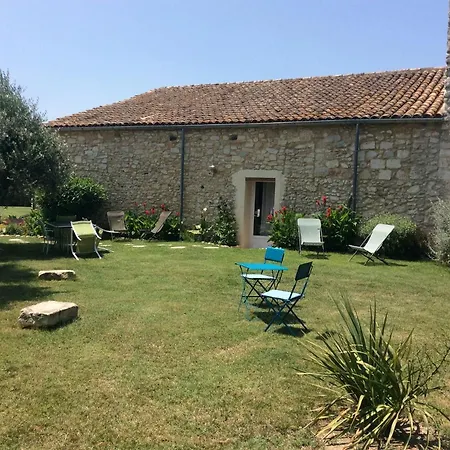 Des Figuiers Bed and breakfast Donzère